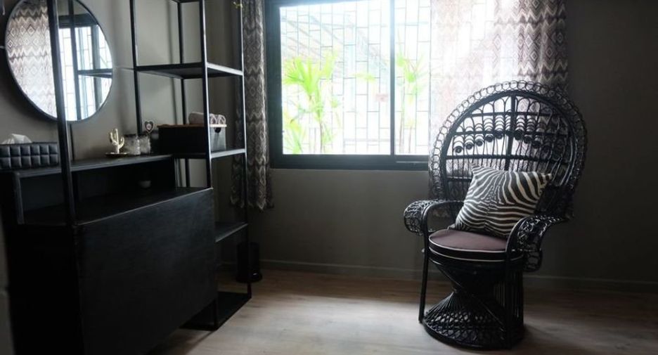 For rent 4 ベッドルーム house in Phra Nakhon, Bangkok