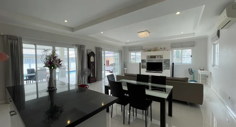 For rent 3 Beds villa in Cha Am, Phetchaburi