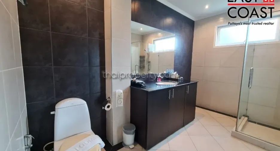 Haus zur Miete mit 4 Zimmer in Bang Lamung, Chonburi