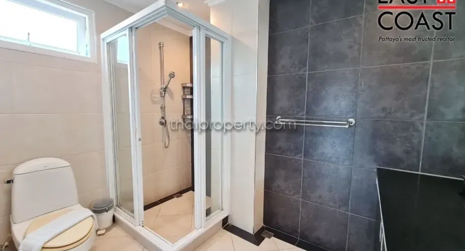 Haus zur Miete mit 4 Zimmer in Bang Lamung, Chonburi