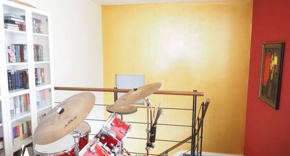 For sale 5 bedrooms condo in Khlong Toei, Bangkok