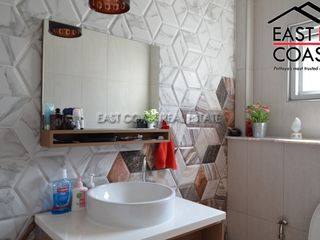 Haus zum Kauf mit 4 Zimmer in Bang Lamung, Chonburi