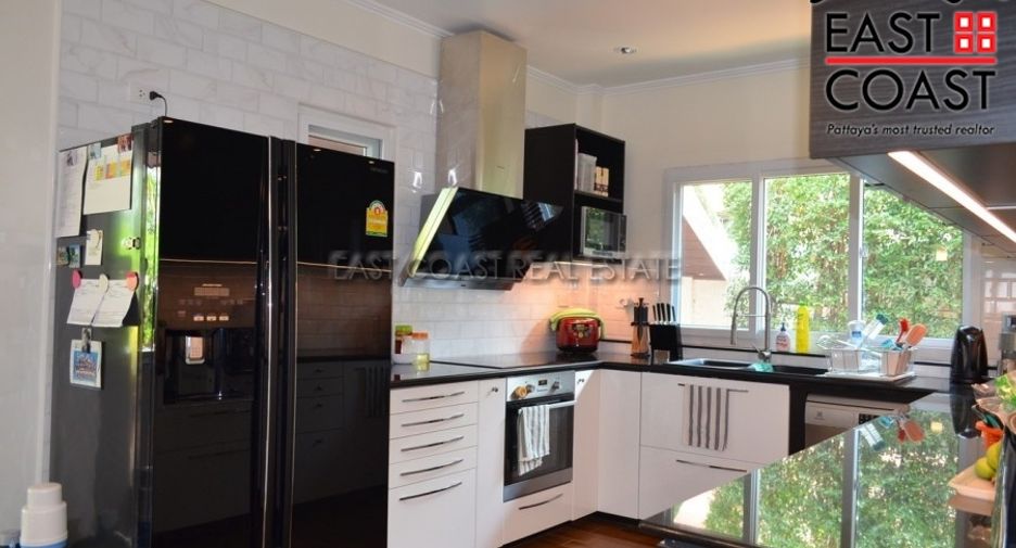 Haus zum Kauf mit 4 Zimmer in Bang Lamung, Chonburi