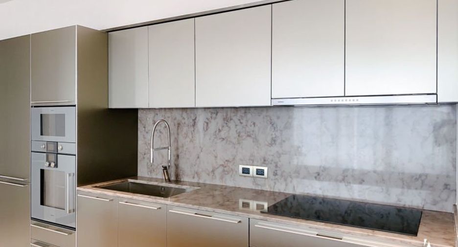 Продажа 3 спальни кондо в Кхлонг Сан, Бангкок
