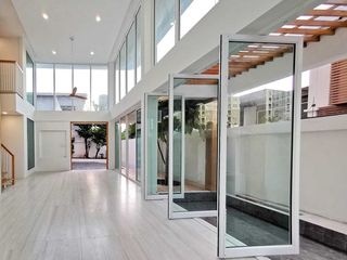 For sale 5 bed office in Phra Khanong, Bangkok