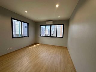 For rent warehouse in Lam Luk Ka, Pathum Thani