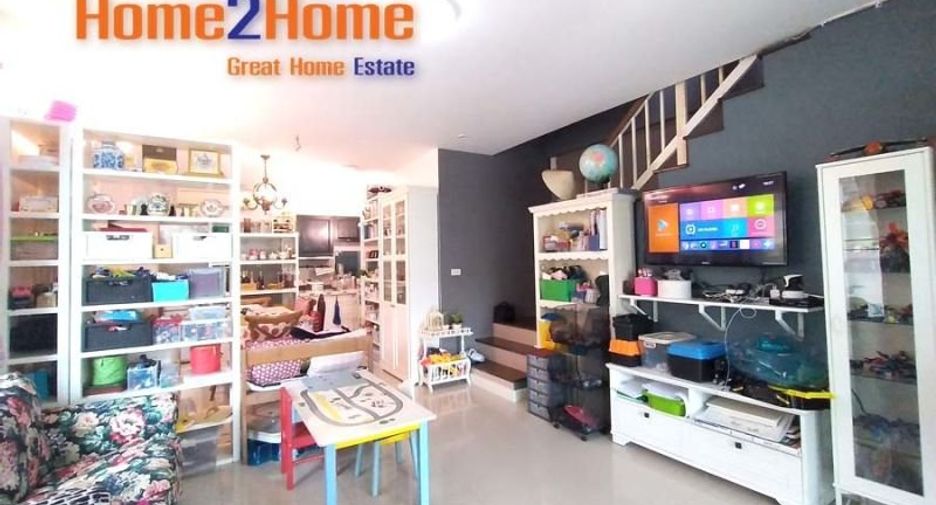 For sale 3 bedrooms townhouse in Bang Kapi, Bangkok