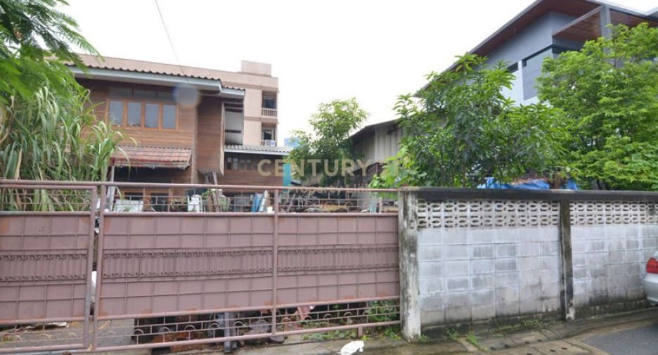 For sale 2 bedrooms house in Watthana, Bangkok