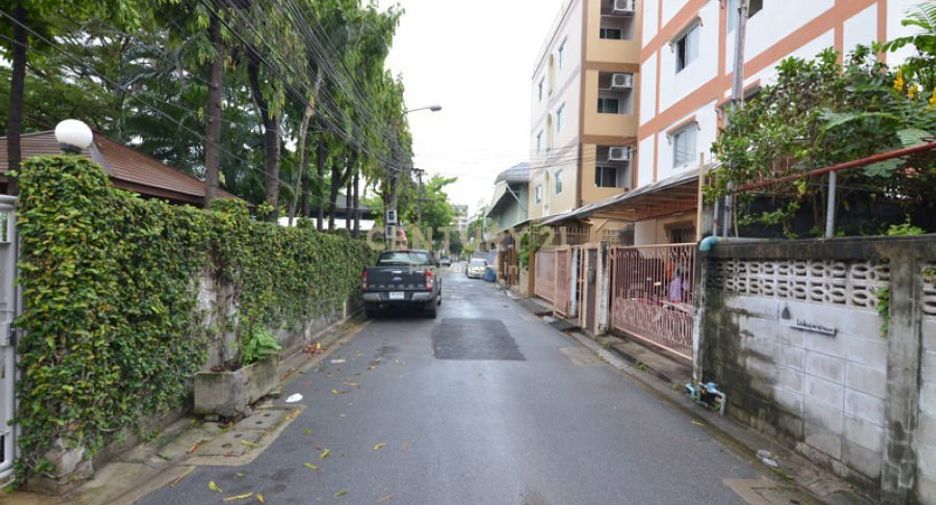 For sale 2 bedrooms house in Watthana, Bangkok
