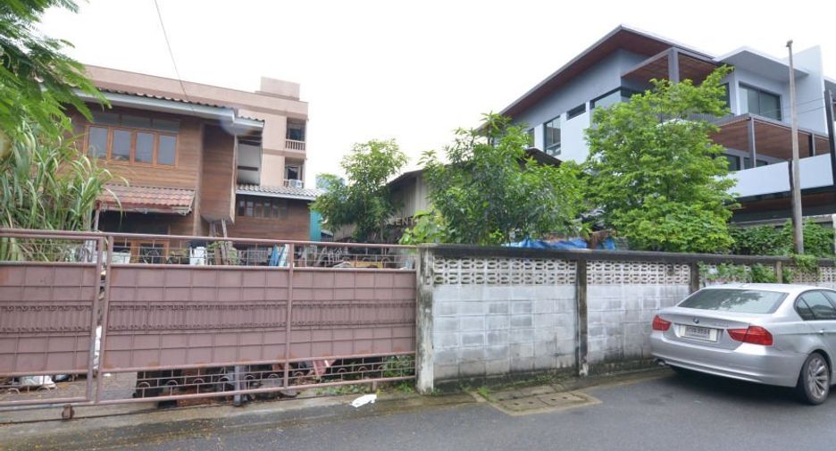 For sale 2 bedrooms house in Watthana, Bangkok