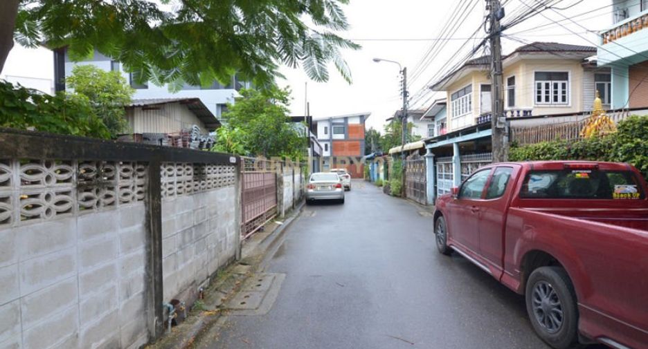 For sale 2 bedrooms house in Watthana, Bangkok