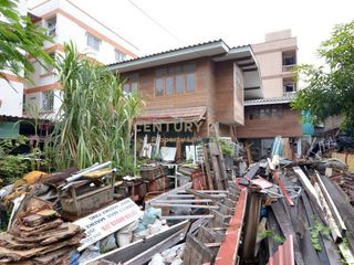 For sale 2 ベッドルーム house in Watthana, Bangkok