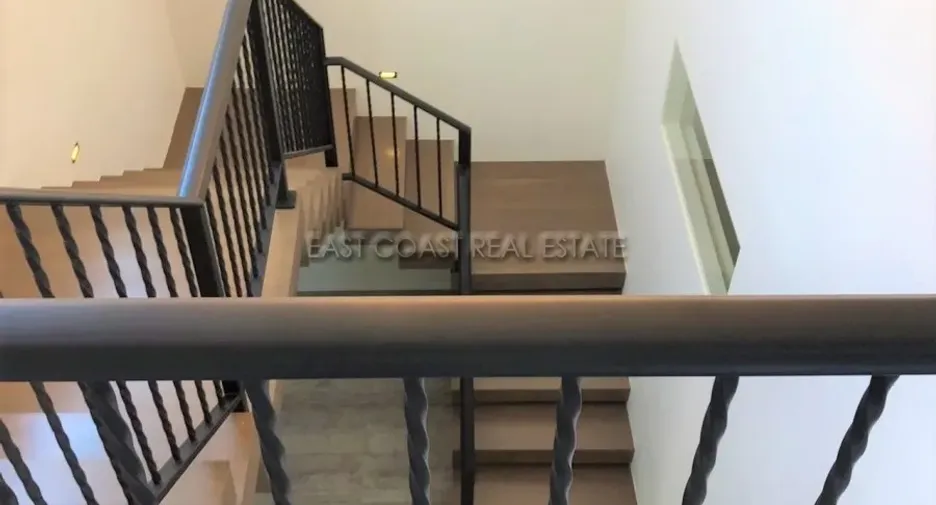 Haus zum Kauf mit 4 Zimmer in Huay Yai, Pattaya