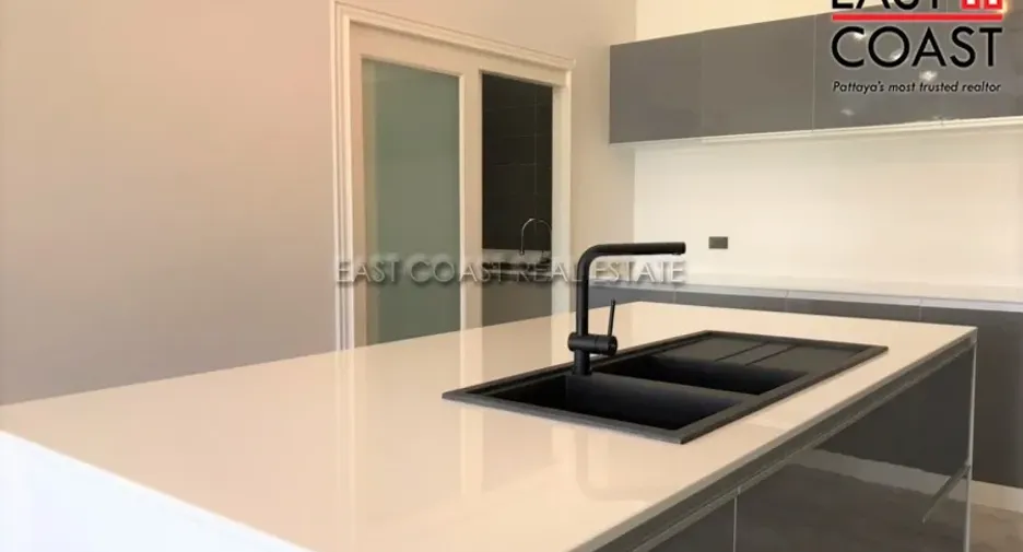 Haus zum Kauf mit 4 Zimmer in Huay Yai, Pattaya