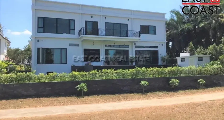 Haus zum Kauf mit 4 Zimmer in Huay Yai, Pattaya