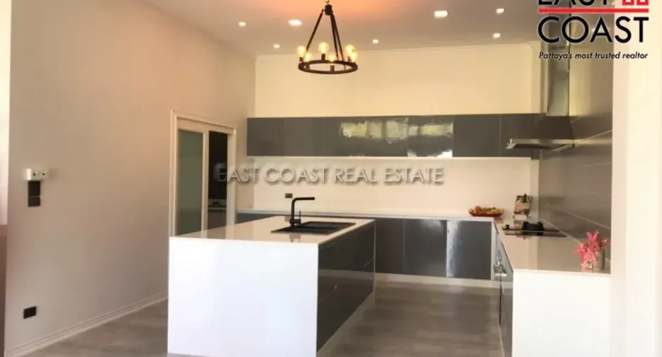 Haus zum Kauf mit 4 Zimmer in Huay Yai, Pattaya