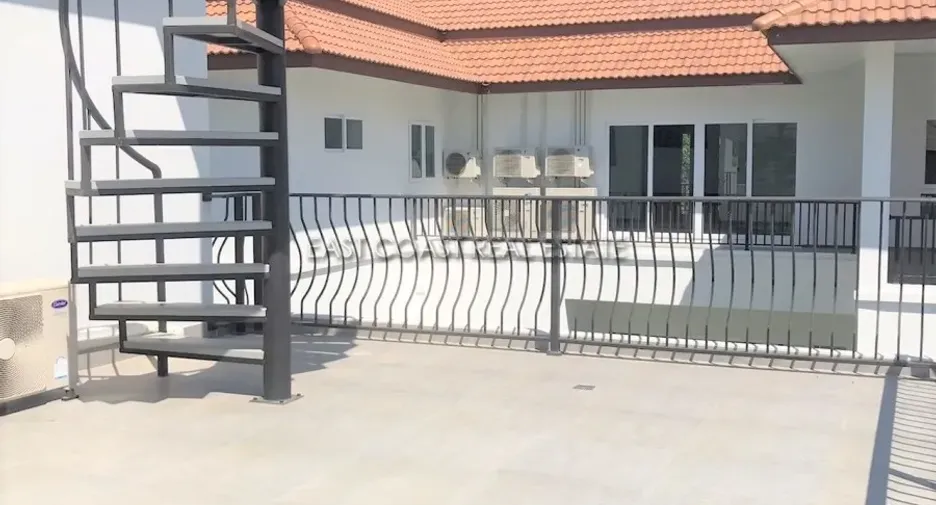 Haus zum Kauf mit 4 Zimmer in Huay Yai, Pattaya