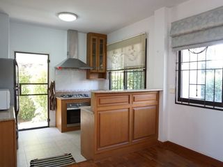 Haus zur Miete und zum Kauf mit 3 Zimmer in San Kamphaeng, Chiang Mai