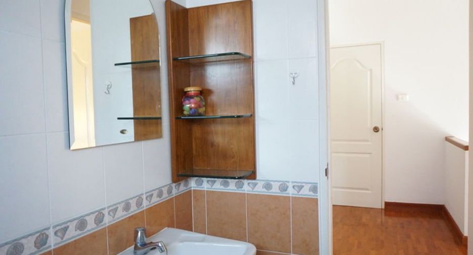 For rent and for sale 3 bedrooms house in San Kamphaeng, Chiang Mai