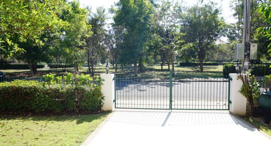 For rent and for sale 3 bedrooms house in San Kamphaeng, Chiang Mai