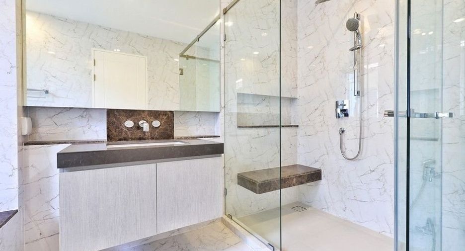 For sale 4 ベッドルーム house in Bang Khae, Bangkok