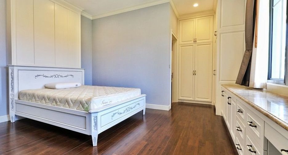 For sale 4 ベッドルーム house in Bang Khae, Bangkok