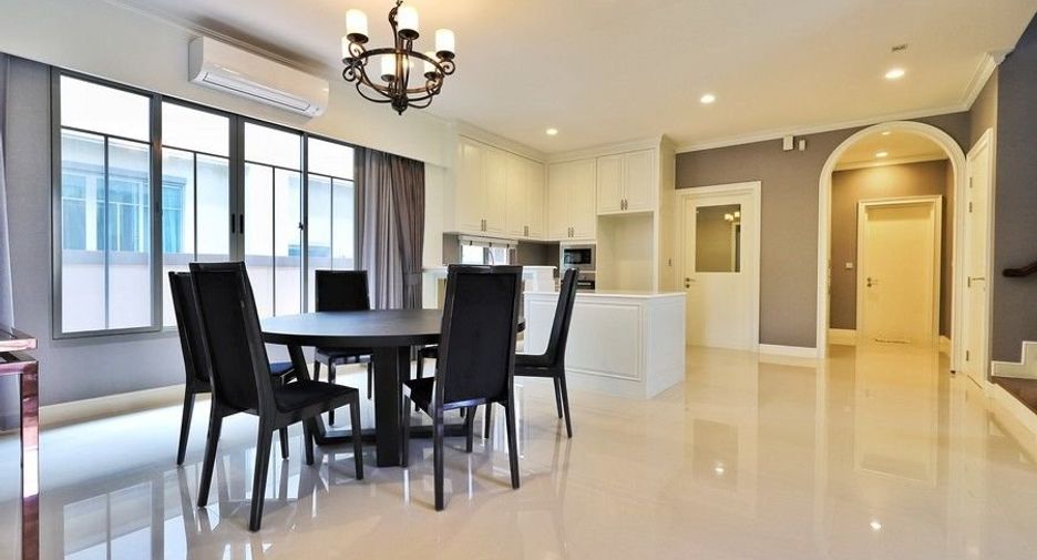 For sale 4 ベッドルーム house in Bang Khae, Bangkok