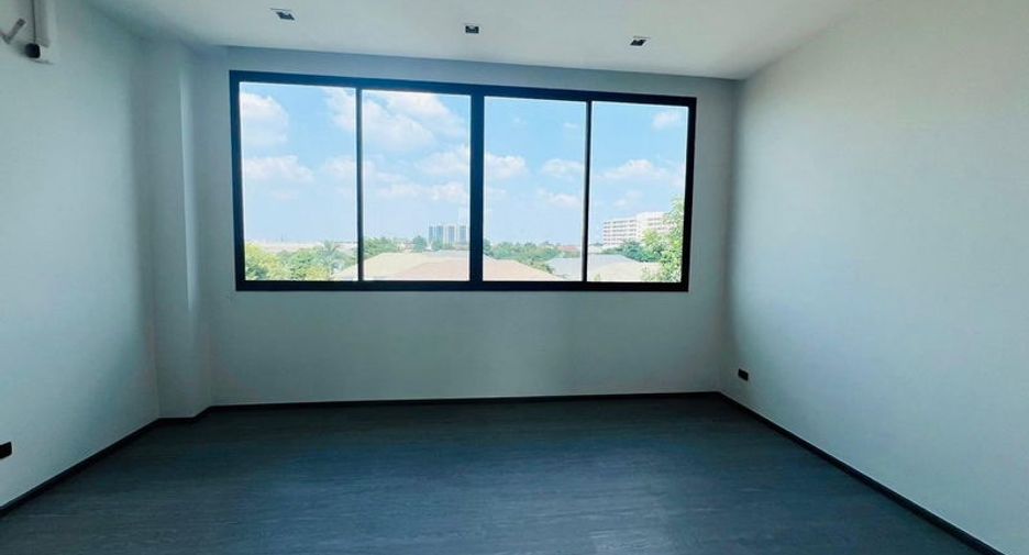 For sale 1 bed office in Lat Phrao, Bangkok