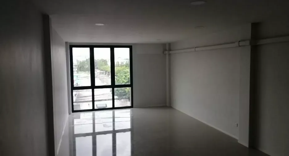 For rent and for sale 1 bed townhouse in Din Daeng, Bangkok
