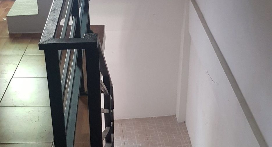 For sale 2 bed townhouse in Lat Phrao, Bangkok