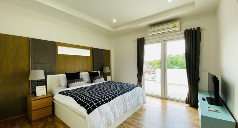 For rent and for sale 5 bedrooms house in Bang Lamung, Chonburi