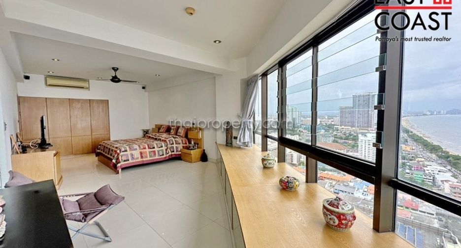 For sale 3 bedrooms condo in Jomtien, Pattaya