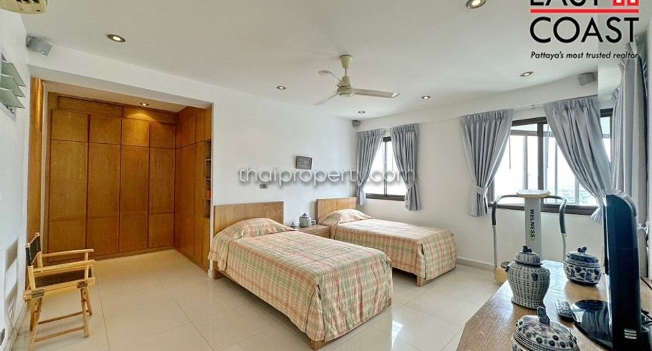 For sale 3 bedrooms condo in Jomtien, Pattaya