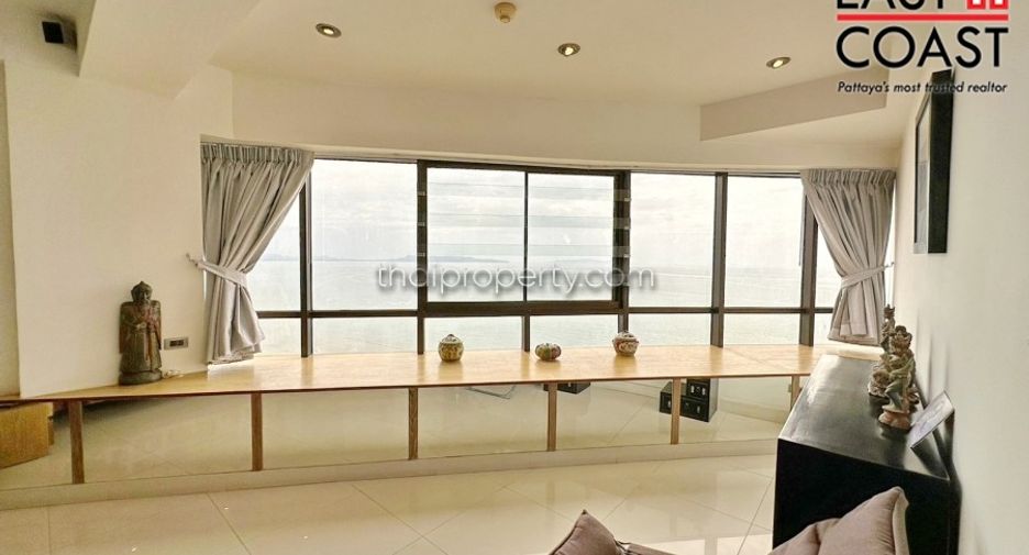 For sale 3 bedrooms condo in Jomtien, Pattaya