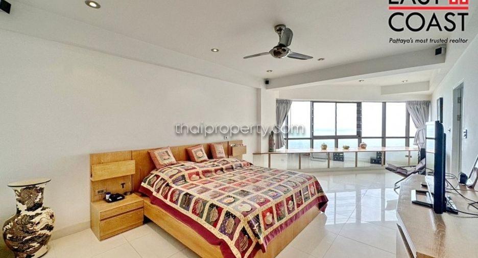 For sale 3 bedrooms condo in Jomtien, Pattaya