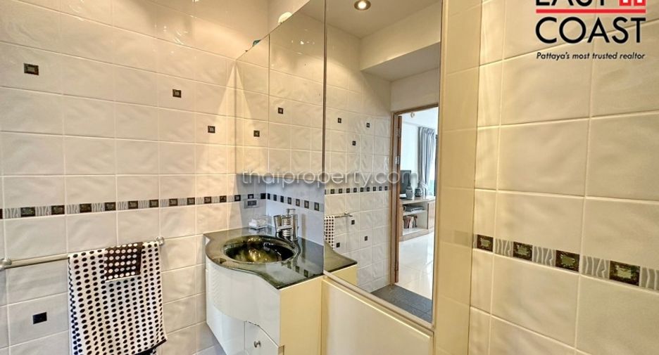 For sale 3 bedrooms condo in Jomtien, Pattaya