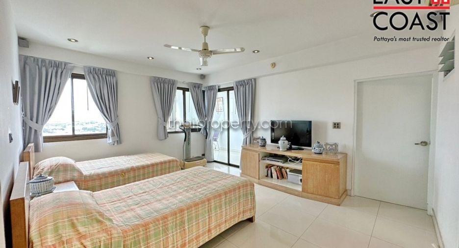 For sale 3 bedrooms condo in Jomtien, Pattaya