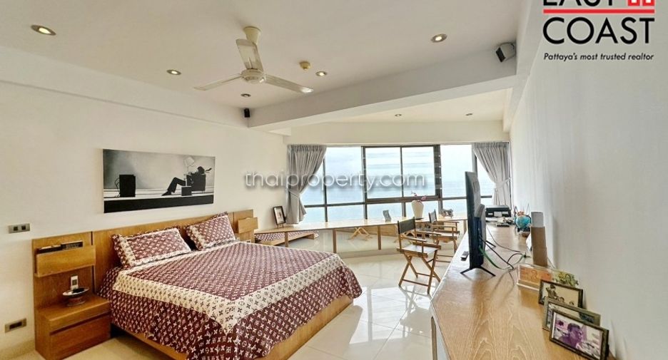 For sale 3 bedrooms condo in Jomtien, Pattaya