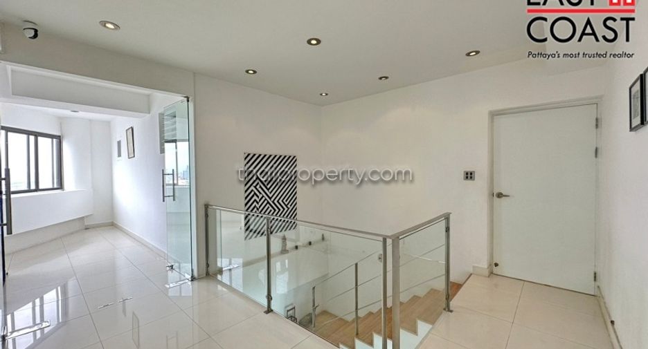 For sale 3 bedrooms condo in Jomtien, Pattaya