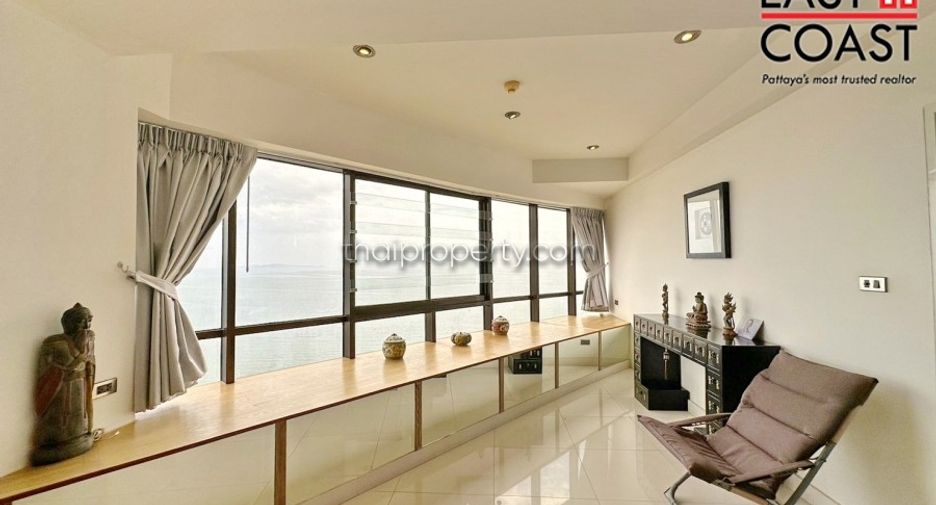 For sale 3 bedrooms condo in Jomtien, Pattaya