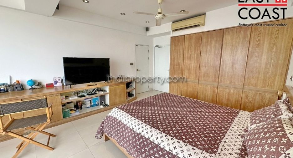 For sale 3 bedrooms condo in Jomtien, Pattaya