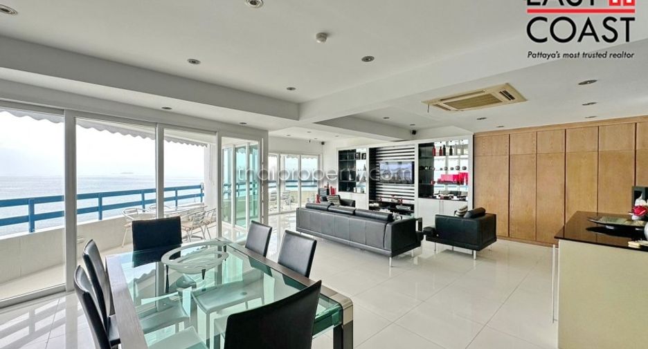 For sale 3 bedrooms condo in Jomtien, Pattaya