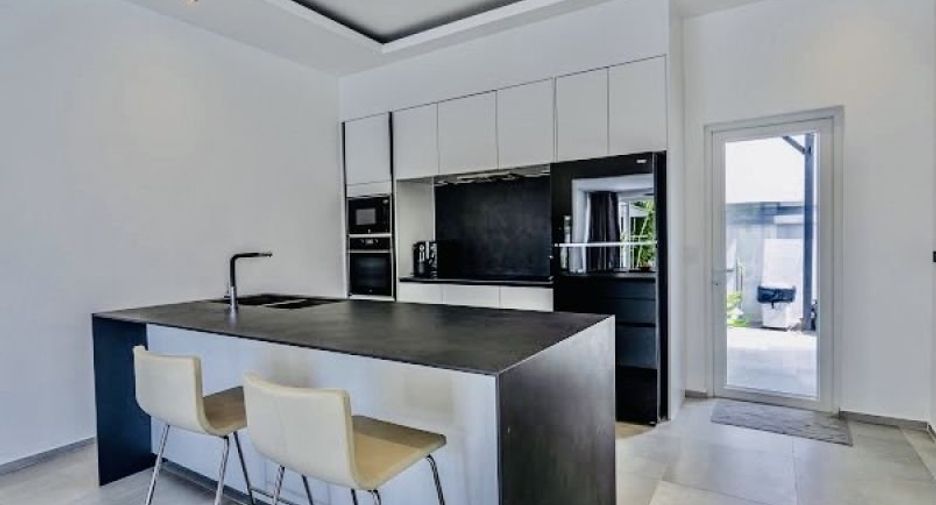 For rent and for sale 3 bed villa in Bang Lamung, Chonburi