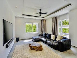 Villa zur Miete und zum Kauf mit 3 Zimmer in Bang Lamung, Chonburi