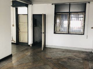 For sale 3 bed townhouse in Khlong Toei, Bangkok
