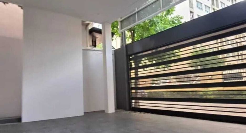 For rent 3 Beds office in Suan Luang, Bangkok