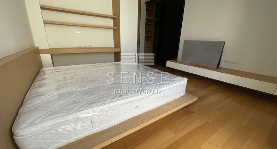For rent 3 bedrooms condo in Khlong Toei, Bangkok