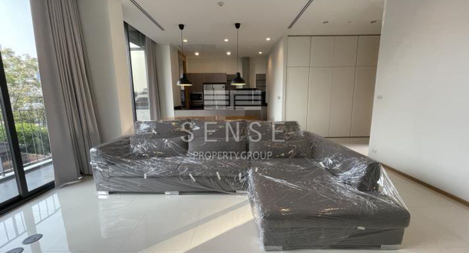 For rent 3 bedrooms condo in Khlong Toei, Bangkok