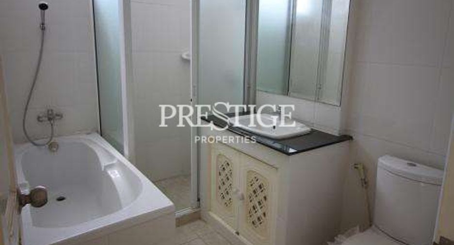 Haus zum Kauf mit 4 Zimmer in Bang Lamung, Chonburi