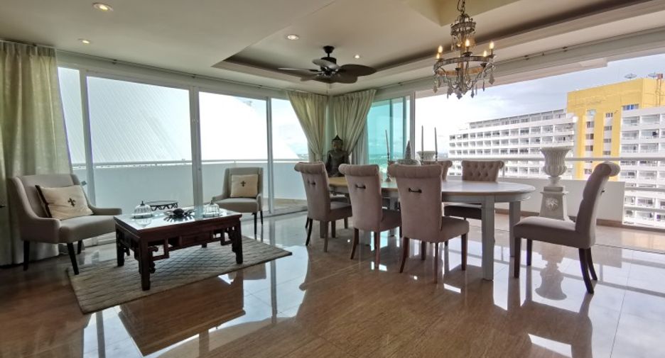 For sale 3 bedrooms condo in South Pattaya, Pattaya